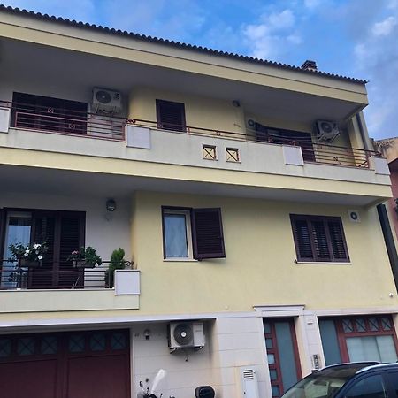 Appartamento Mansarda Mentana Vittoria Esterno foto