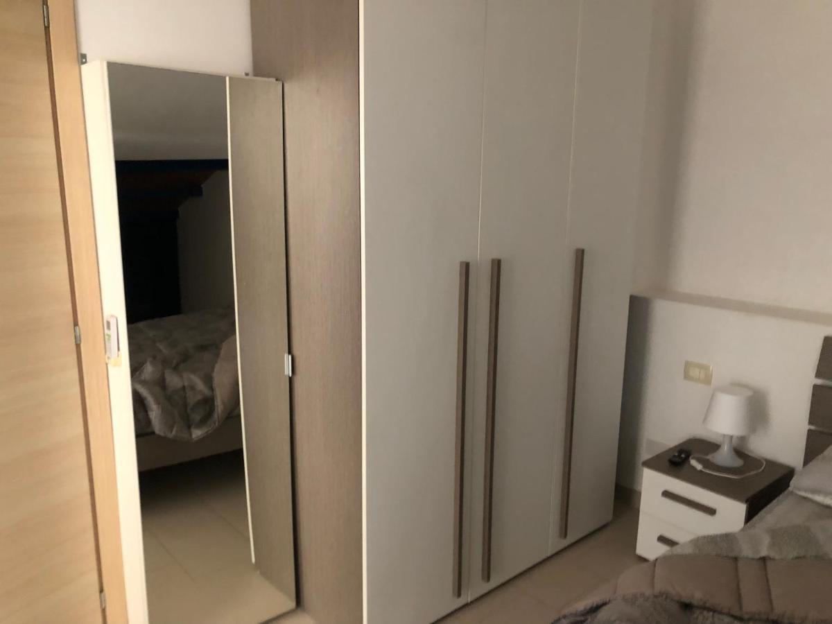 Appartamento Mansarda Mentana Vittoria Esterno foto