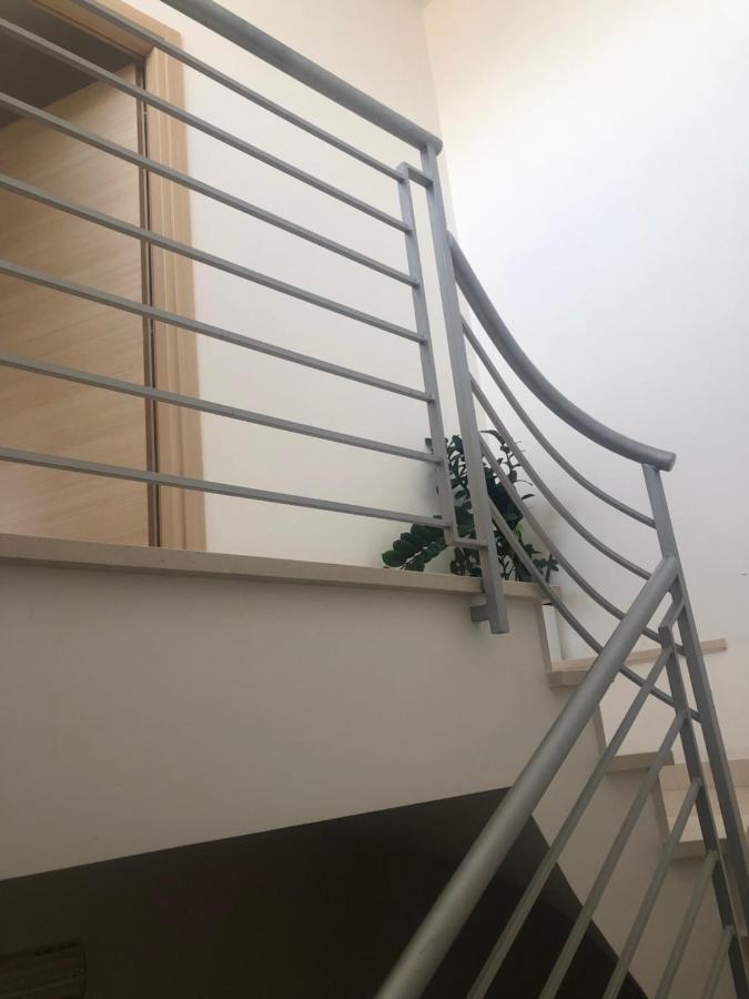 Appartamento Mansarda Mentana Vittoria Esterno foto